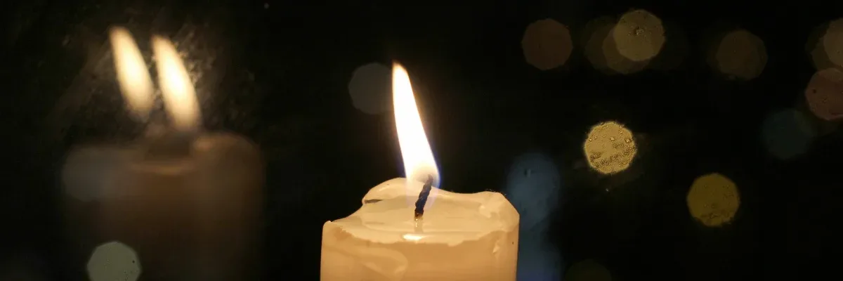 Свічка нічне місто